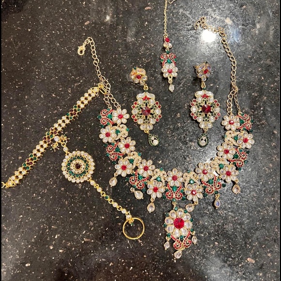 Stunning Saree - Picture 5 of 5